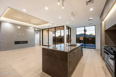 4537 E Montecito Avenue, Phoenix, AZ 85018 - Photo 7