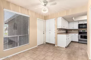 10413 E Silvertree Dr, Sun Lakes, AZ 85248 - Photo 17