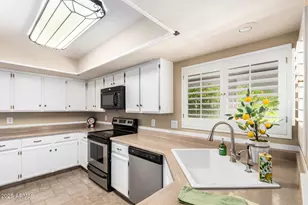 10413 E Silvertree Dr, Sun Lakes, AZ 85248 - Photo 21