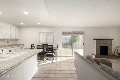 8001 W College Drive, Phoenix, AZ 85033 - Photo 7