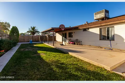 8001 W College Drive, Phoenix, AZ 85033 - Photo 23