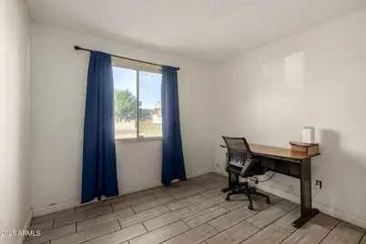 8001 W College Drive, Phoenix, AZ 85033 - Photo 17