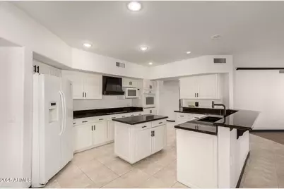 2438 N Forest Circle, Mesa, AZ 85203 - Photo 19