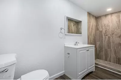 338 E Vogel Avenue, Phoenix, AZ 85020 - Photo 7