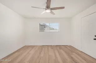 338 E Vogel Ave, Phoenix, AZ 85020 - Photo 17