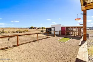 24617 N Laredo Ln, Paulden, AZ 86334 - Photo 35