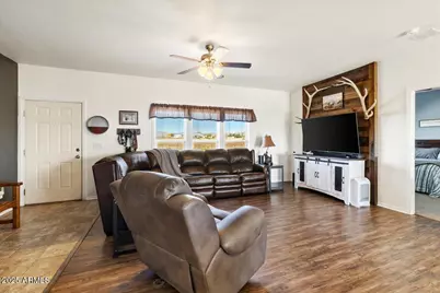 24617 N Laredo Lane, Paulden, AZ 86334 - Photo 7