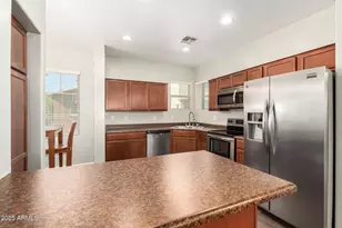 2024 N 77th Ln, Phoenix, AZ 85035 - Photo 9