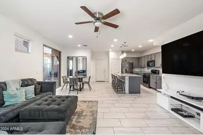 5807 W Warner Street, Phoenix, AZ 85043 - Photo 3