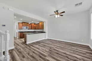 3918 E Cat Balue Dr, Phoenix, AZ 85050 - Photo 7