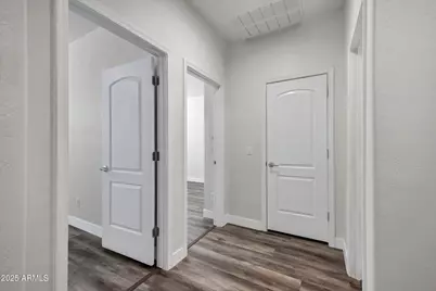 3918 E Cat Balue Drive, Phoenix, AZ 85050 - Photo 31