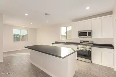 18353 W Villa Hermosa Lane, Surprise, AZ 85387 - Photo 9