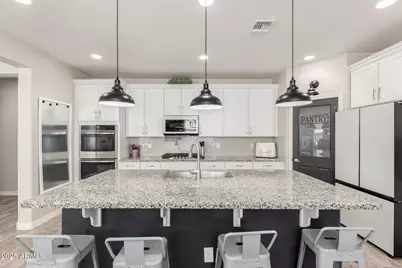 10043 W Foothill Drive, Peoria, AZ 85383 - Photo 13