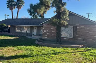 2528 N 48th Pl N, Phoenix, AZ 85008 - Photo 1