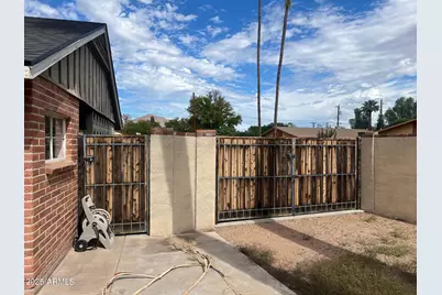 2528 N 48th Place N, Phoenix, AZ 85008 - Photo 11