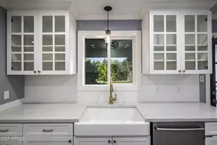 5038 E Earll Dr, Phoenix, AZ 85018 - Photo 11