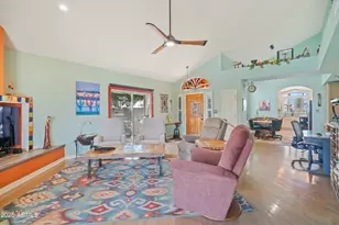 8977 W Lisbon Ln, Peoria, AZ 85381 - Photo 7