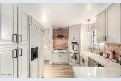 1720 N Whittier Drive, Phoenix, AZ 85006 - Photo 9