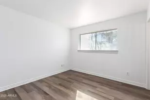 7613 W Flower St, Phoenix, AZ 85033 - Photo 29