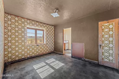 16057 S Sickles Ranch Road, Peeples Valley, AZ 86332 - Photo 19