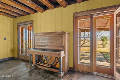 16057 S Sickles Ranch Road, Peeples Valley, AZ 86332 - Photo 25
