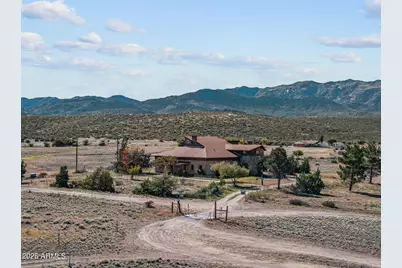 16057 S Sickles Ranch Road, Peeples Valley, AZ 86332 - Photo 5