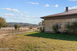 16057 S Sickles Ranch Rd, Peeples Valley, AZ 86332 - Photo 27