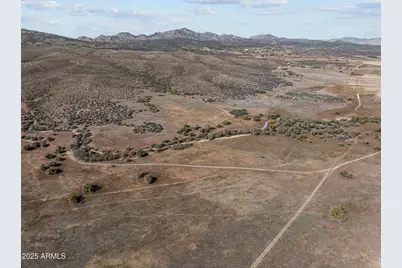 129 Acres Sickles Ranch Radial, Peeples Valley, AZ 86332 - Photo 13