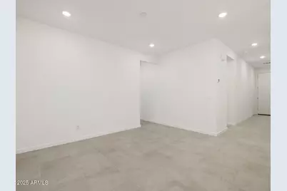 25191 N 160th Avenue, Surprise, AZ 85387 - Photo 9