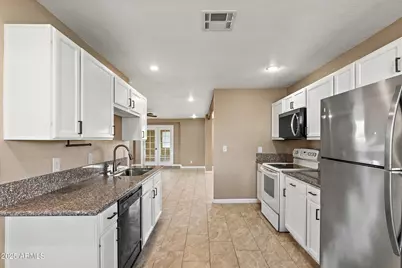 2041 W Hidalgo Avenue, Phoenix, AZ 85041 - Photo 3