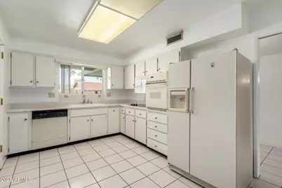 10319 W Twin Oaks Drive, Sun City, AZ 85351 - Photo 13