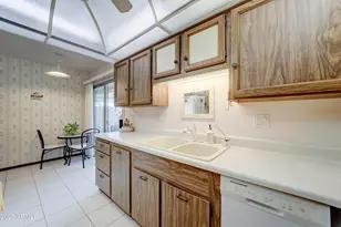 17651 N 99th Dr, Sun City, AZ 85373 - Photo 9