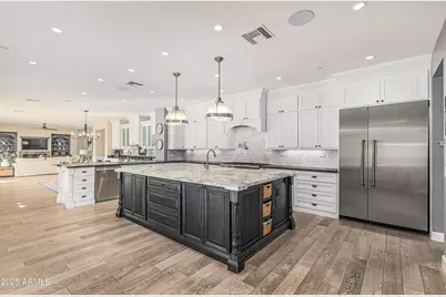 4442 N 59th Place, Phoenix, AZ 85018 - Photo 9