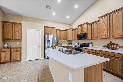 3471 E Fairview Street, Gilbert, AZ 85295 - Photo 13