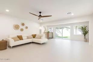 524 W Harmont Dr, Phoenix, AZ 85021 - Photo 9