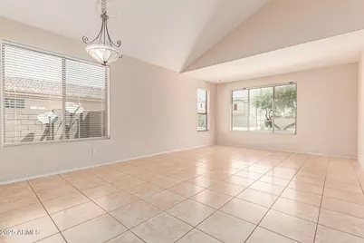 7418 S 25th Lane, Phoenix, AZ 85041 - Photo 11