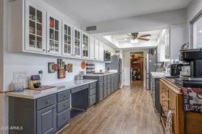 17427 N Lindgren Avenue, Sun City, AZ 85373 - Photo 5