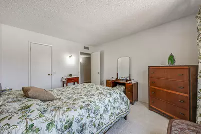 17427 N Lindgren Avenue, Sun City, AZ 85373 - Photo 15