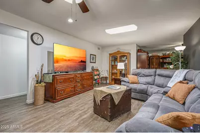 17427 N Lindgren Avenue, Sun City, AZ 85373 - Photo 31