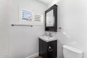 1334 W Sells Dr, Phoenix, AZ 85013 - Photo 15