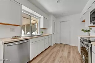 9711 W Indian Hills Dr, Sun City, AZ 85351 - Photo 17