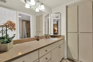 8649 E Royal Palm Rd, Scottsdale, AZ 85258 - Photo 17