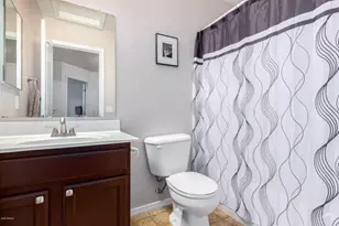 7022 W Mercer Ln, Peoria, AZ 85345 - Photo 11