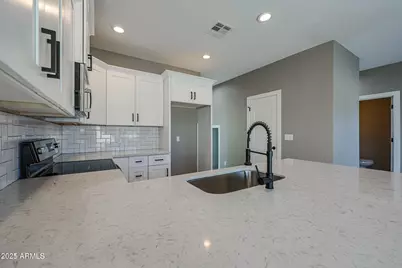 2025 W Behavioral Health Portfolio Avenue, Phoenix, AZ 85034 - Photo 5