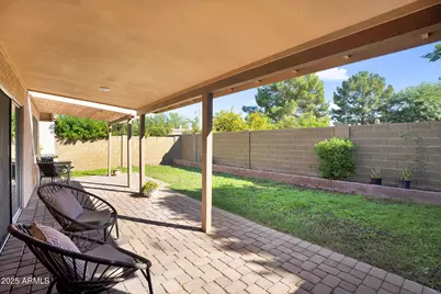 10405 N 65th Drive, Glendale, AZ 85302 - Photo 5