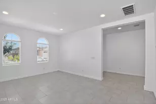 2555 W Sunland Ave, Phoenix, AZ 85041 - Photo 9