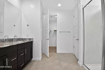 2555 W Sunland Avenue, Phoenix, AZ 85041 - Photo 23