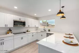 3933 W Cactus Wren Dr, Phoenix, AZ 85051 - Photo 3