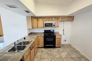 2506 W Caribbean Ln, Phoenix, AZ 85023 - Photo 3