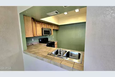 2506 W Caribbean Lane #10, Phoenix, AZ 85023 - Photo 5